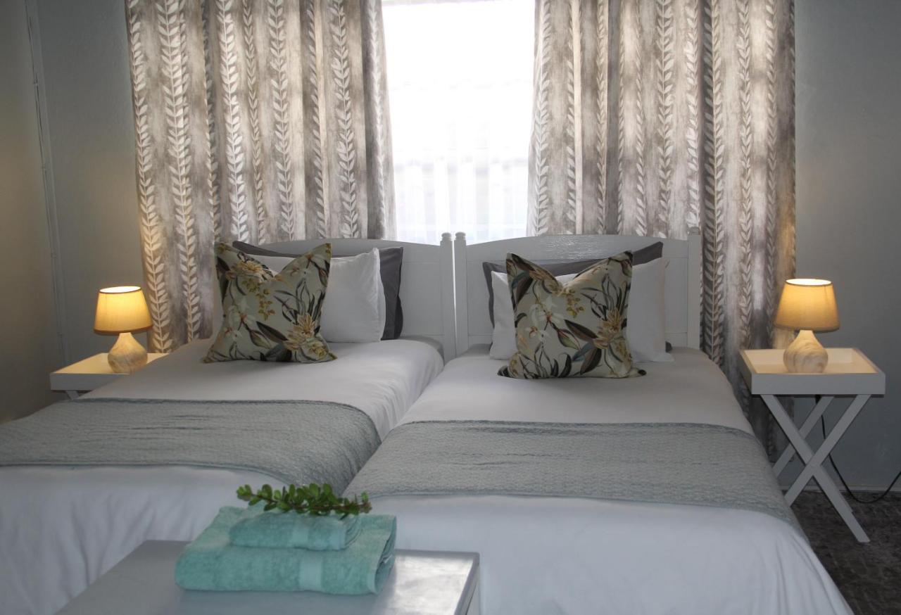 @Karoo Guesthouse Graaff-Reinet Εξωτερικό φωτογραφία